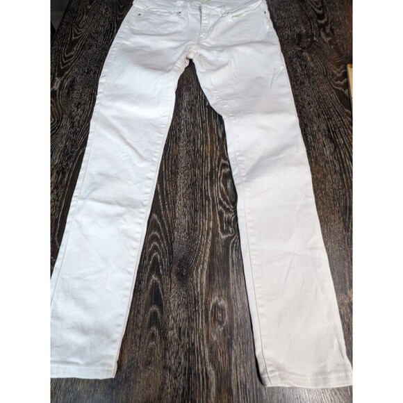 NWOT Levi’s 711 Skinny Mid Rise Slim Through Hip & Tight 28 W28 L28 White 193 - Picture 1 of 9